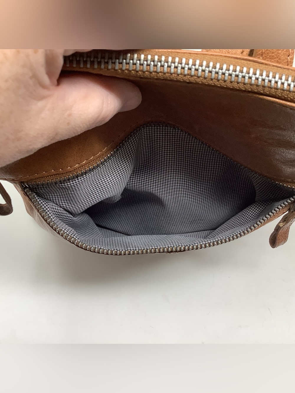 Spikes and Sparrow Leather Backpack - Picture 10 of 12